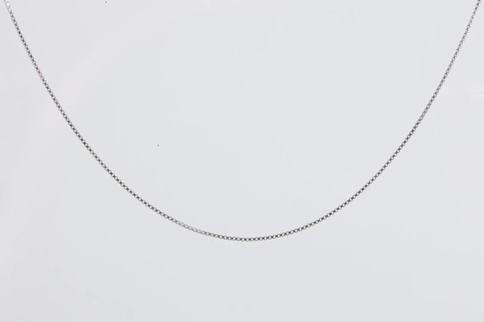 16.5" 18k White Gold Box Chain (1.92g.)