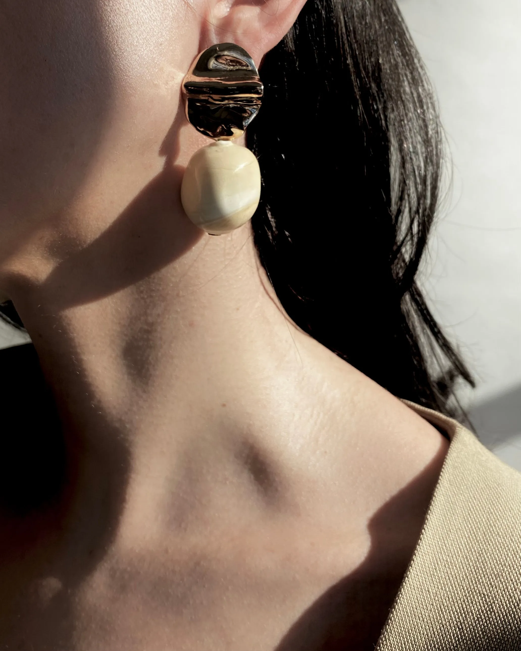 Drape Organic Glass Drop Earrings  | Bronze   Creme Italian Blown Glass