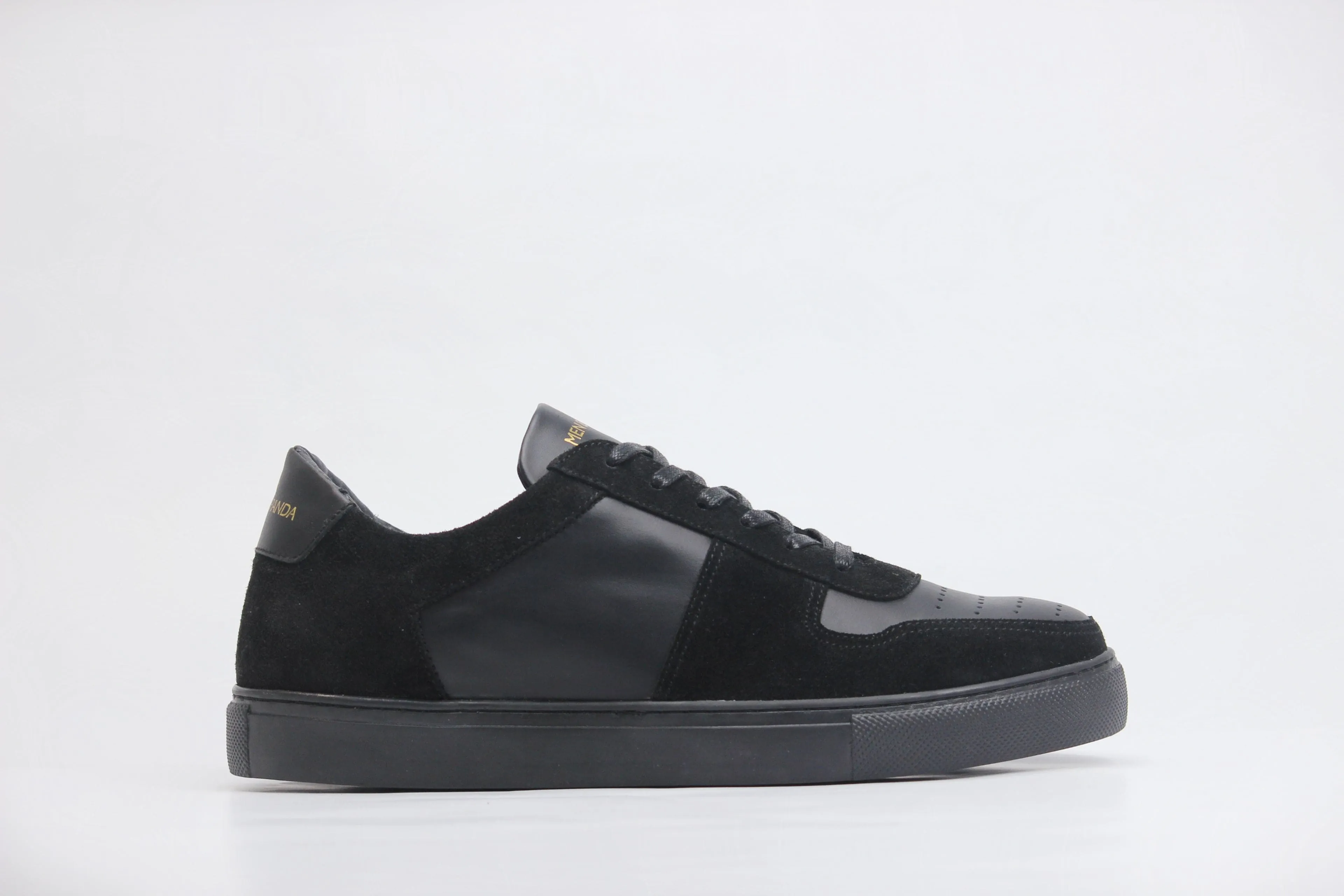 Sneakers BASE en cuir noir - daim noir